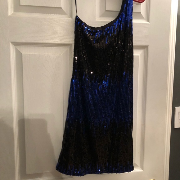 Arden B Dresses & Skirts - Black and blue sequin Arden B minidress New Years
